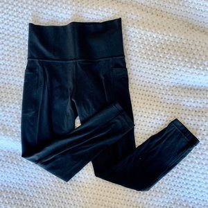 Athleta Salutation 7/8 Tight S